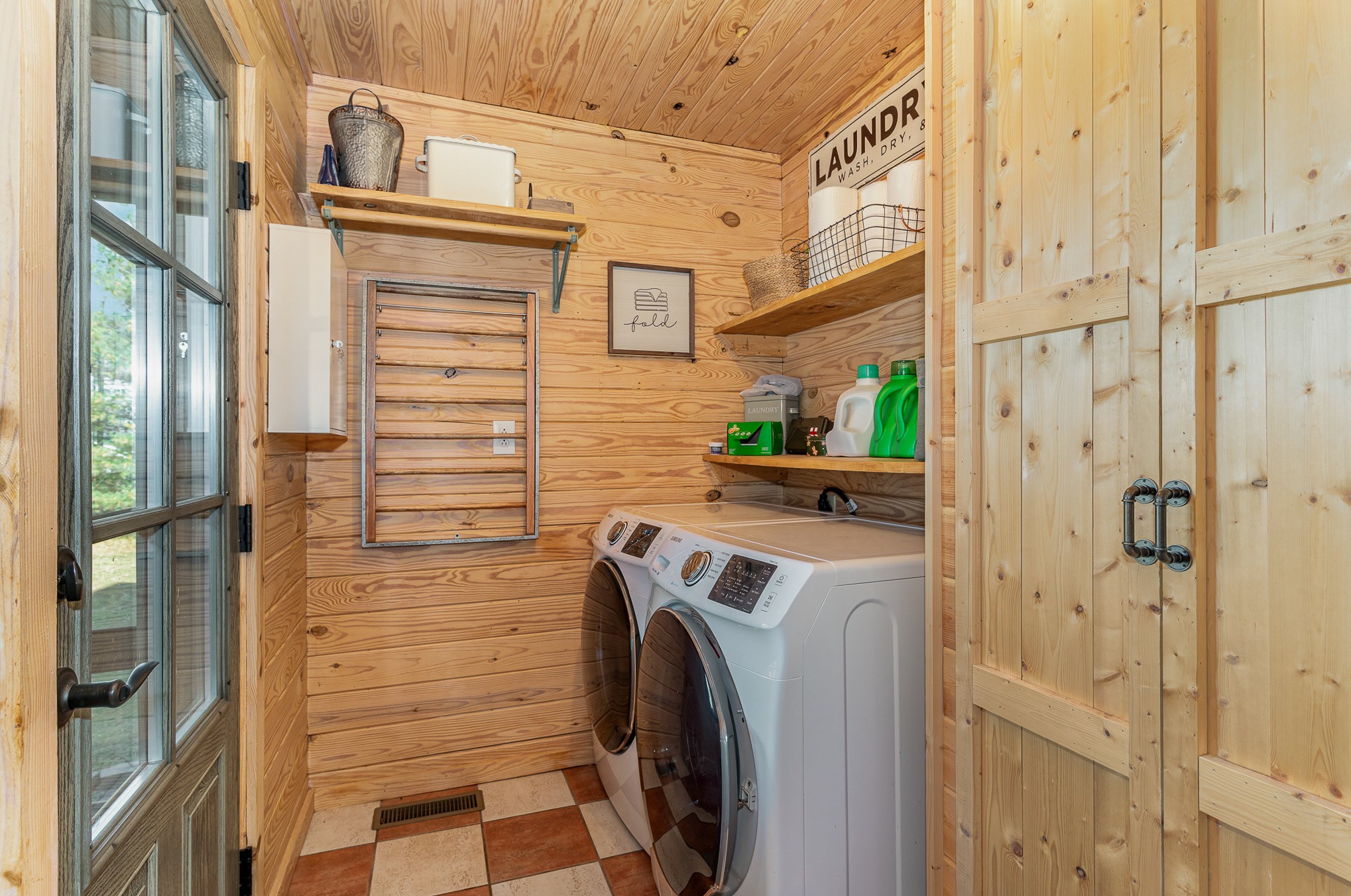 2065 Patterson Cemetery Road Chapel Hill, TN 37034 - Photo 18 of 39 a utility room with dryer and washer
