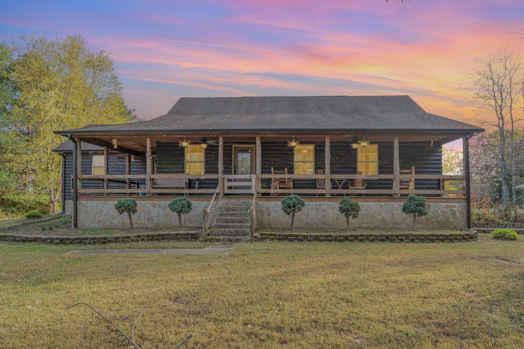 2065 Patterson Cemetery Road Chapel Hill, TN 37034 - Photo 2 of 39 a front view of a house with large garden