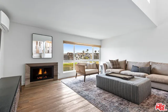$1,125,000 | 6400 Pacific Avenue, Unit 306, Playa del Rey, CA 90293