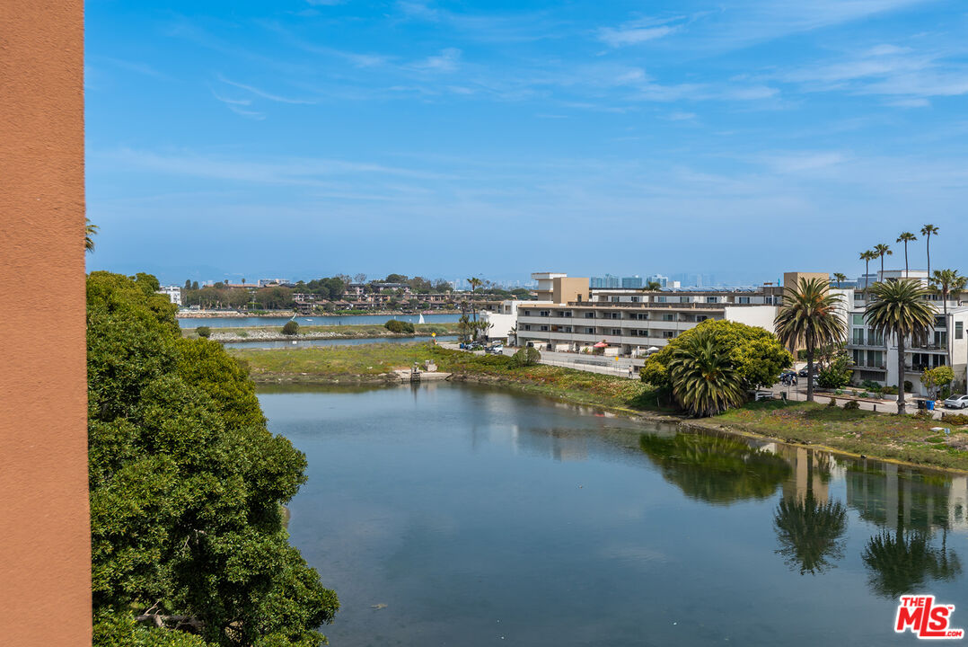 6400 Pacific Avenue, Unit 306 Playa del Rey, CA 90293 - Photo 11 of 26