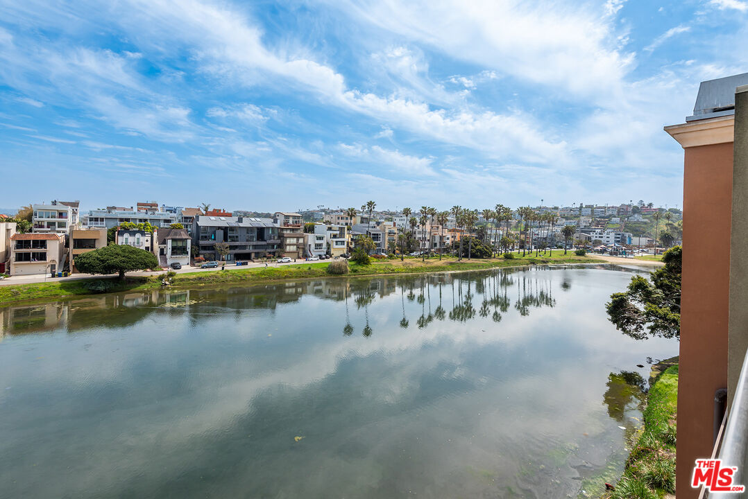 6400 Pacific Avenue, Unit 306 Playa del Rey, CA 90293 - Photo 9 of 26