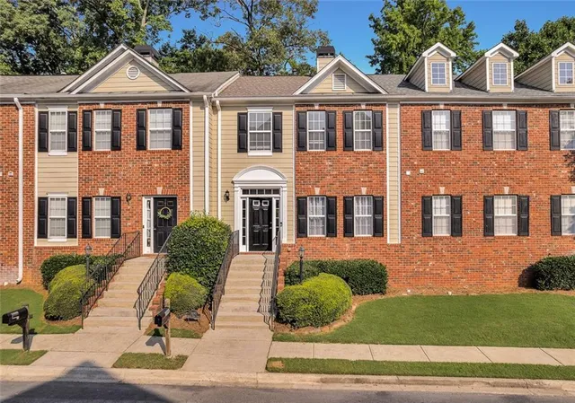 $325,000 | 5990 Eagle Tiff Lane Northeast, Sugar Hill, GA 30518