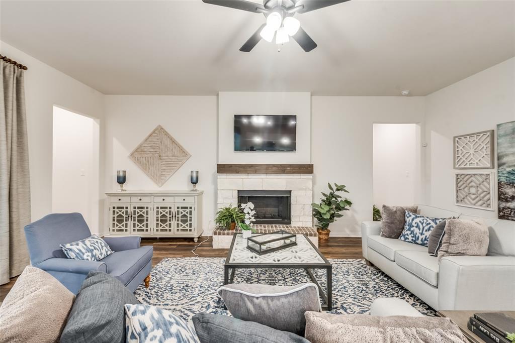 61 Roosevelt Ln Valley View Valley View, TX 76272 - Photo 8 of 24