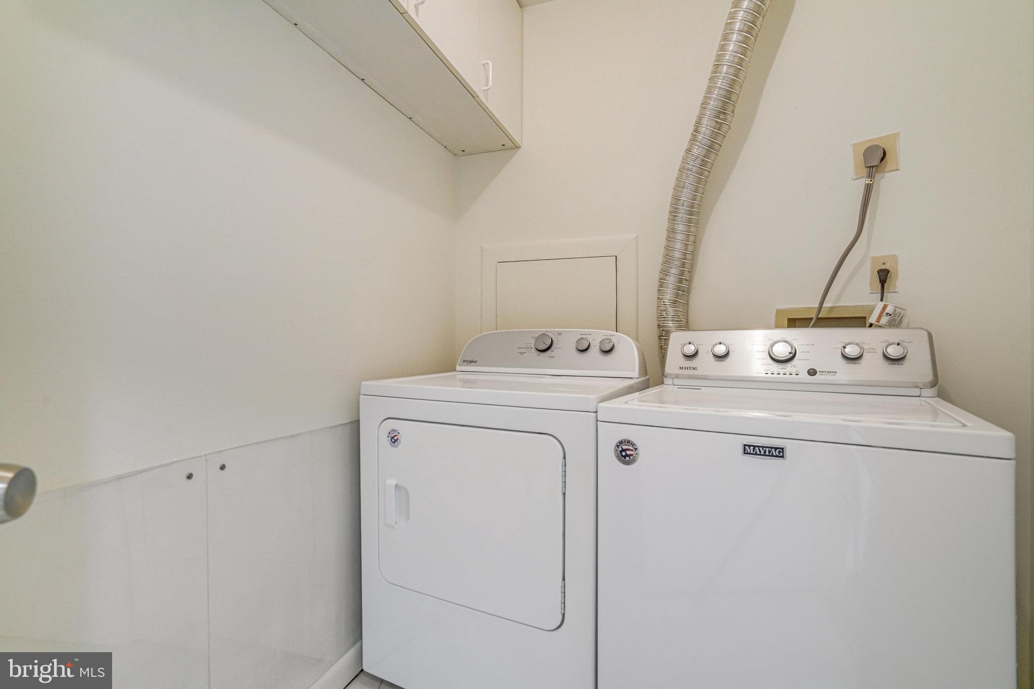 208 Skyhill Road, Unit 10 Alexandria, VA 22314 - Photo 20 of 26 a utility room with dryer and washer