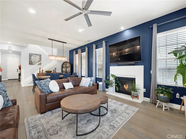 $1,375,000 | 27741 Claremore Way, Santa Clarita, CA 91350