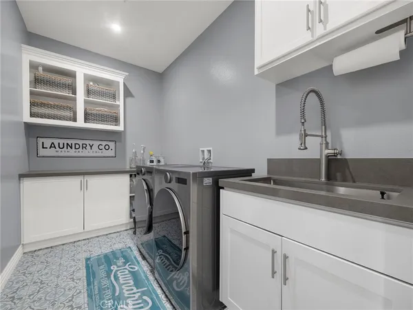 $1,350,000 | 27741 Claremore Way, Santa Clarita, CA 91350