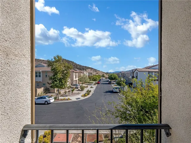 $1,375,000 | 27741 Claremore Way, Santa Clarita, CA 91350