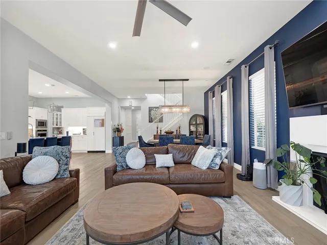 $1,375,000 | 27741 Claremore Way, Santa Clarita, CA 91350