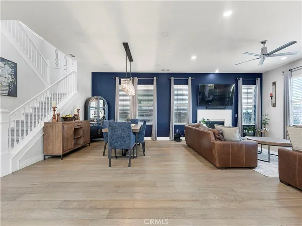 $1,350,000 | 27741 Claremore Way, Santa Clarita, CA 91350