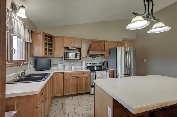 $625,000 | 286 South 160th Street, Girard, KS 66743