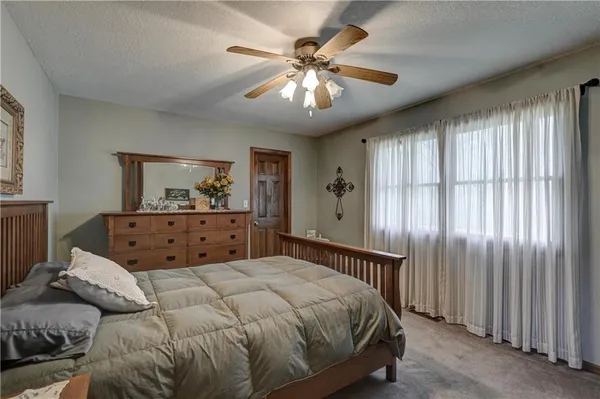 $625,000 | 286 South 160th Street, Girard, KS 66743