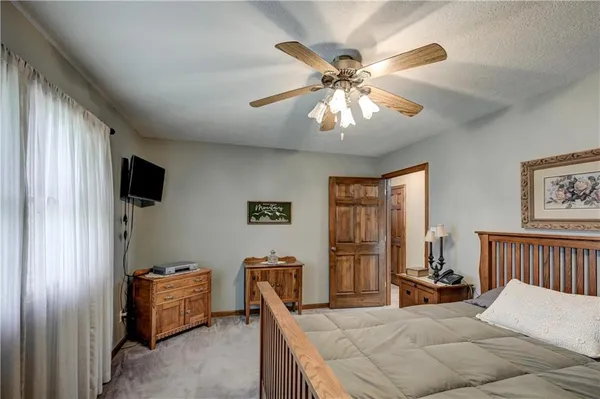 $625,000 | 286 South 160th Street, Girard, KS 66743