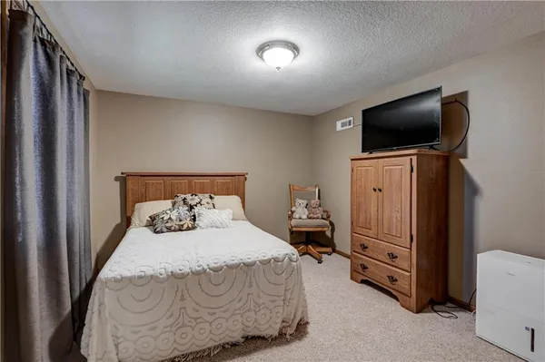 $625,000 | 286 South 160th Street, Girard, KS 66743