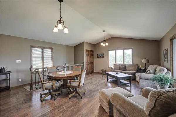 $625,000 | 286 South 160th Street, Girard, KS 66743