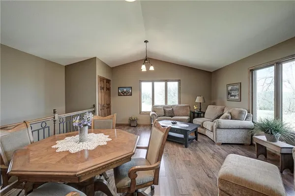 $625,000 | 286 South 160th Street, Girard, KS 66743