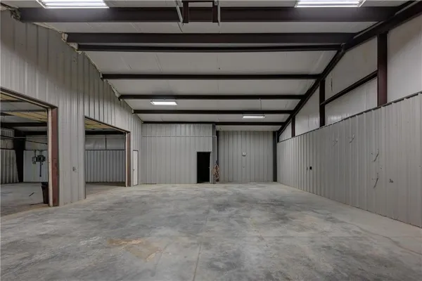 $625,000 | 286 South 160th Street, Girard, KS 66743