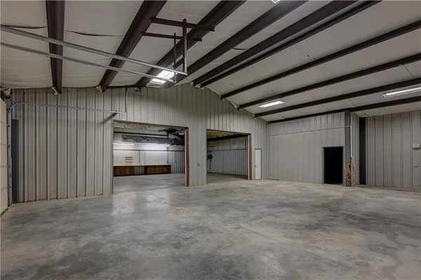 $625,000 | 286 South 160th Street, Girard, KS 66743