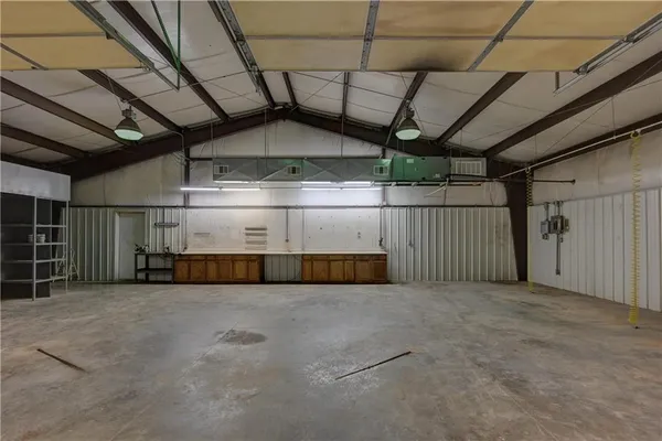 $625,000 | 286 South 160th Street, Girard, KS 66743