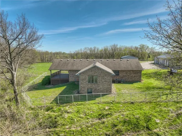 $625,000 | 286 South 160th Street, Girard, KS 66743