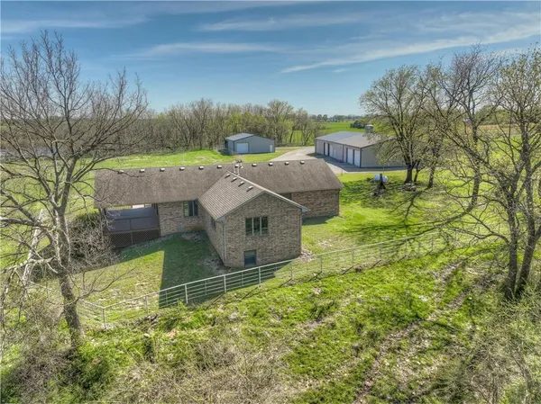 $625,000 | 286 South 160th Street, Girard, KS 66743