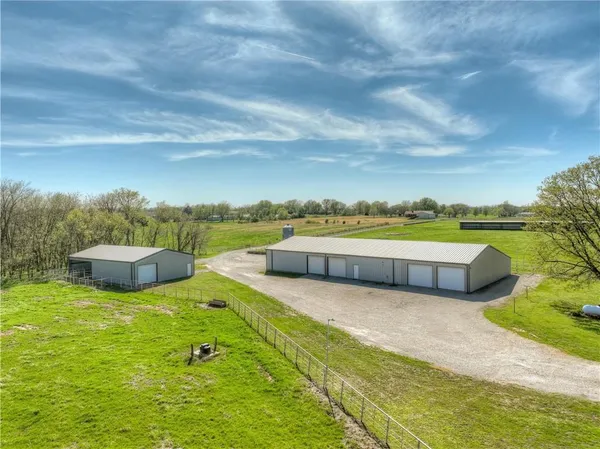 $625,000 | 286 South 160th Street, Girard, KS 66743