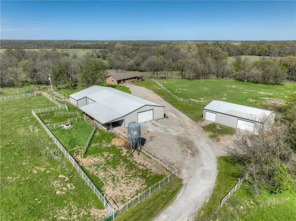 $625,000 | 286 South 160th Street, Girard, KS 66743