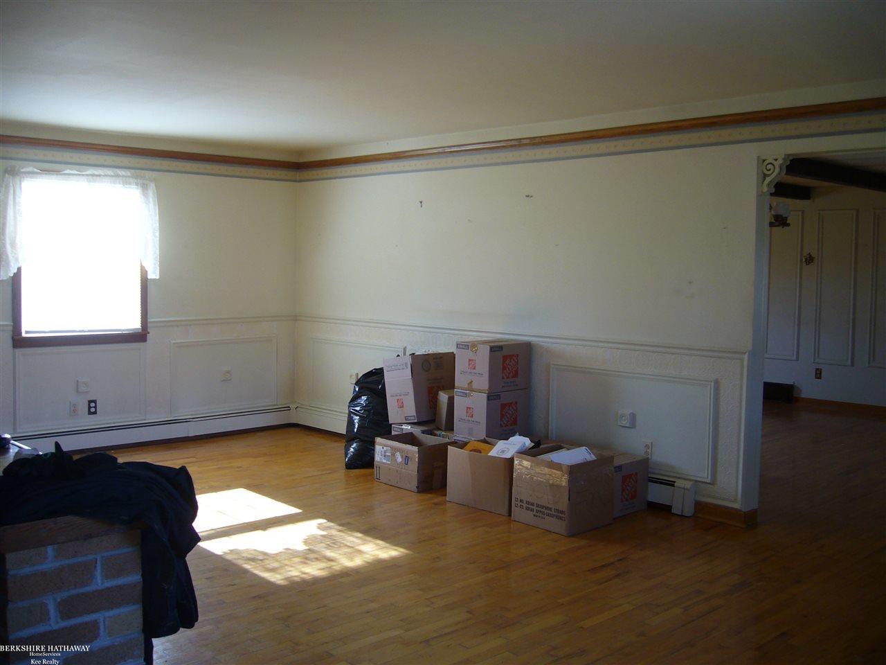 4221 Highland Road Milford, MI 48380 - Photo 31 of 33 50028301-30.JPG