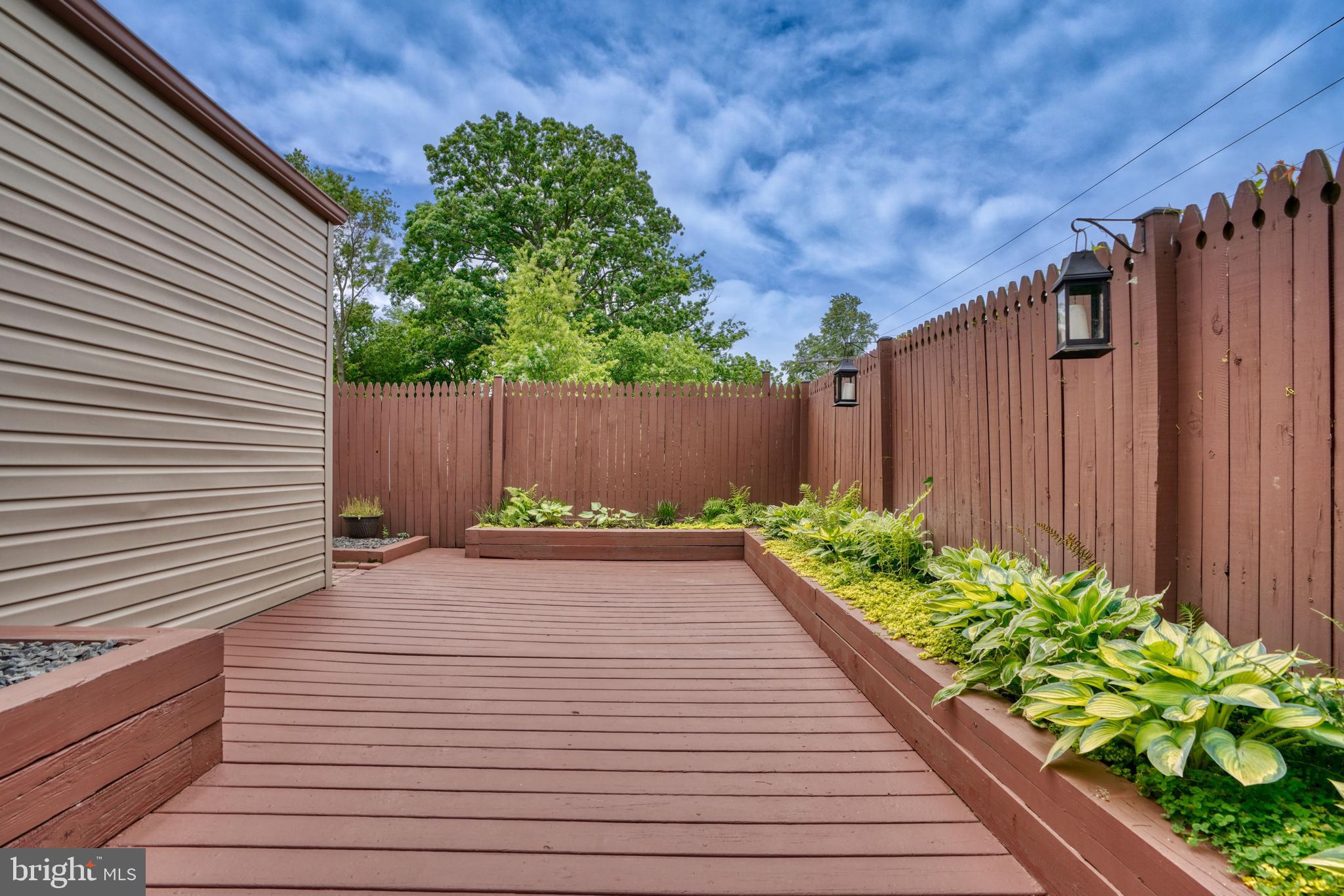 8102 Hillendale Road Baltimore, MD 21234 - Photo 35 of 38 Privacy fence & Landscaping