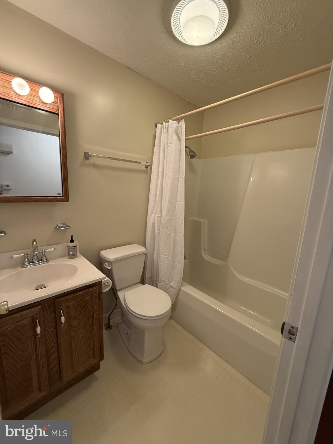 21 Coolidge Road Inwood, WV 25428 - Photo 38 of 80 Upper-Level Hall Full Bath