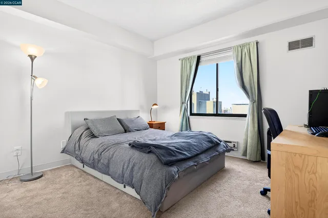 $299,000 | 988 Franklin Street, Unit 707, Oakland, CA 94607