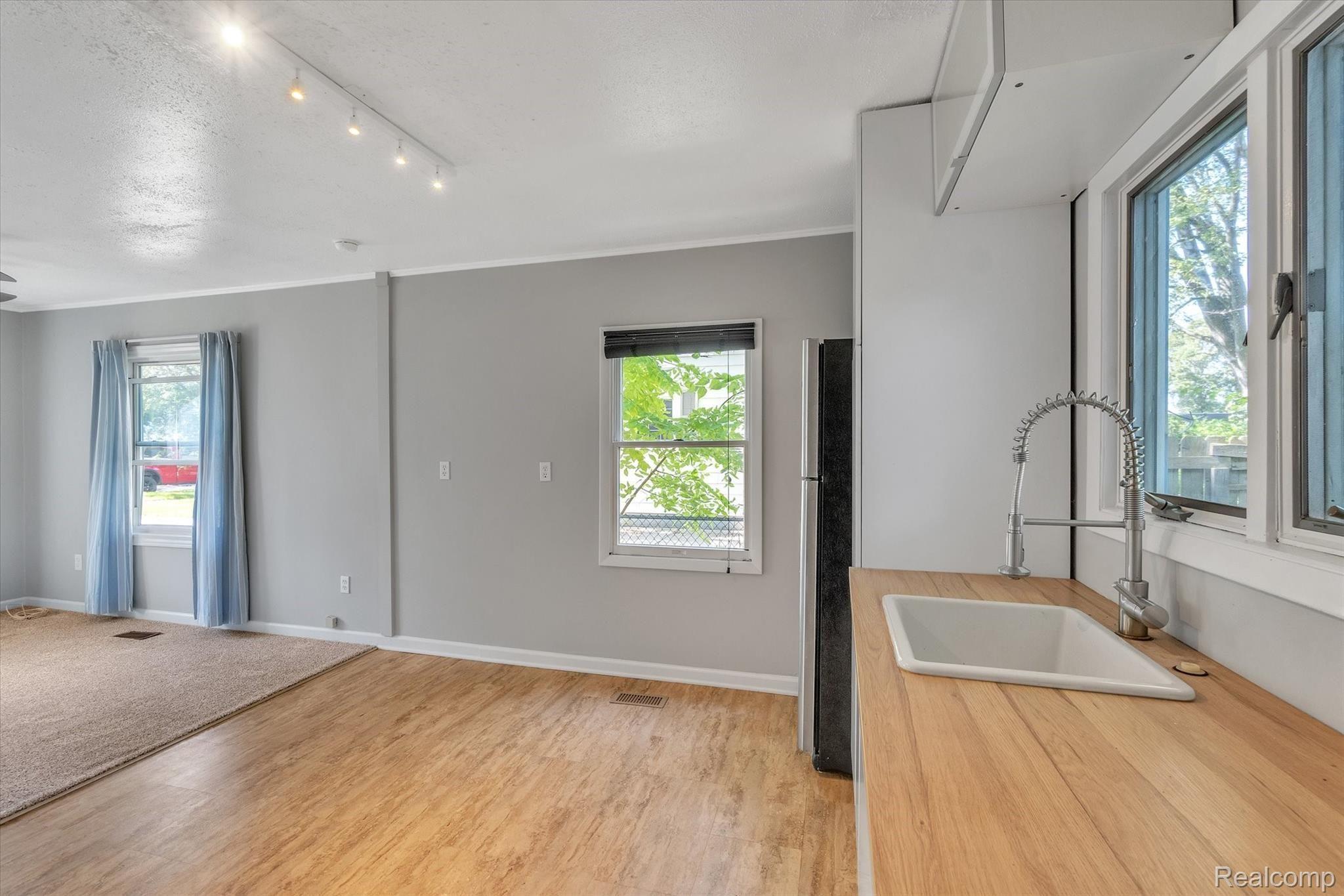 537 Armstrong Road Lansing, MI 48911 - Photo 10 of 27 13-537-Armstrong-Rd-WindowStill-Real-Estate-Photography-11.jpg