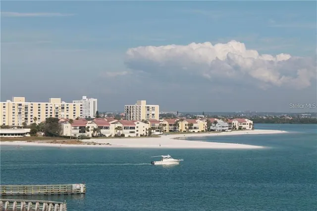 a view of city view and ocean view