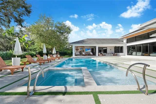 $6,295,000 | 7830 Southwest 117th Street, Pinecrest, FL 33156