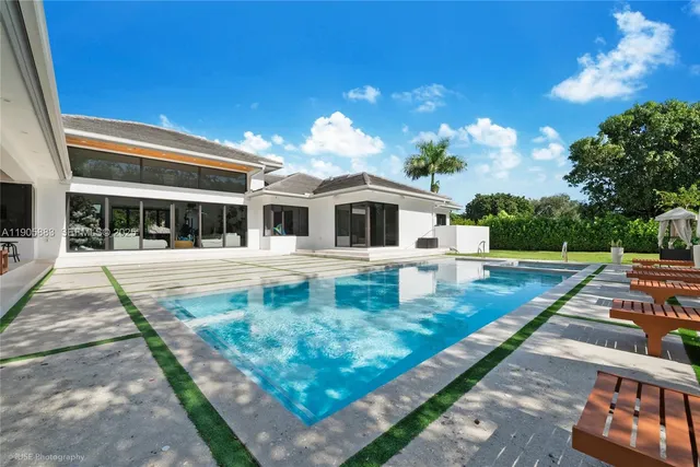 a view of a house with entertaining space