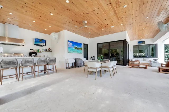 $6,295,000 | 7830 Southwest 117th Street, Pinecrest, FL 33156