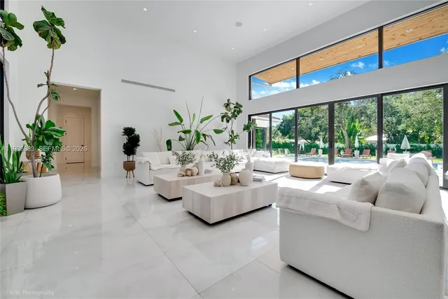 $6,295,000 | 7830 Southwest 117th Street, Pinecrest, FL 33156