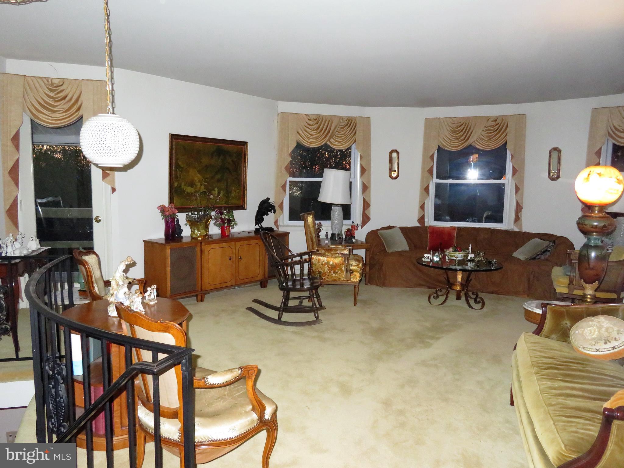 7318 Riverhill Road Oxon Hill, MD 20745 - Photo 4 of 19 Living room