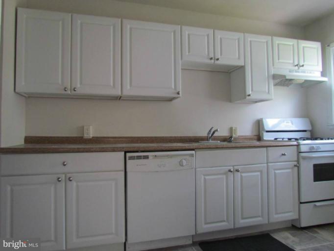 1414 East Cold Spring Lane Baltimore, MD 21239 - Photo 1 of 18 Kitchen