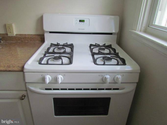 1414 East Cold Spring Lane Baltimore, MD 21239 - Photo 6 of 18 Gas Range