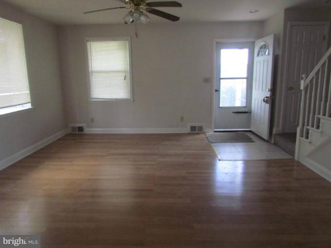 1414 East Cold Spring Lane Baltimore, MD 21239 - Photo 9 of 18 Living Room
