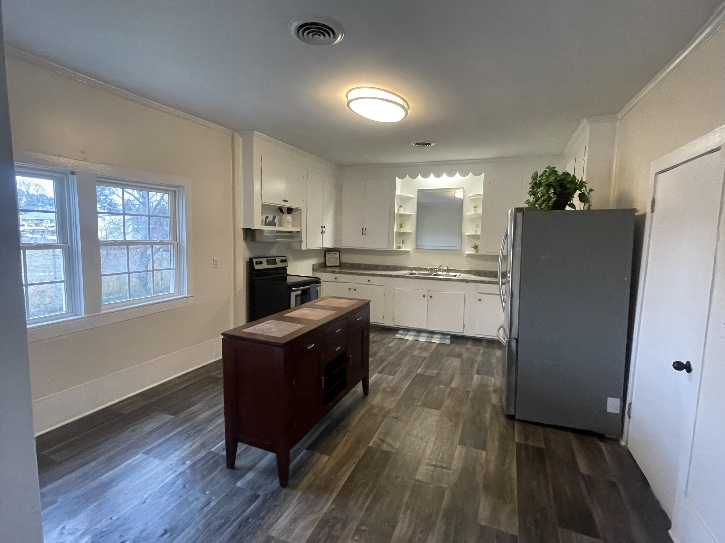 426 Salem Road Thomson, GA 30824 - Photo 8 of 22 huge eat-in kitchen with refrigerator
