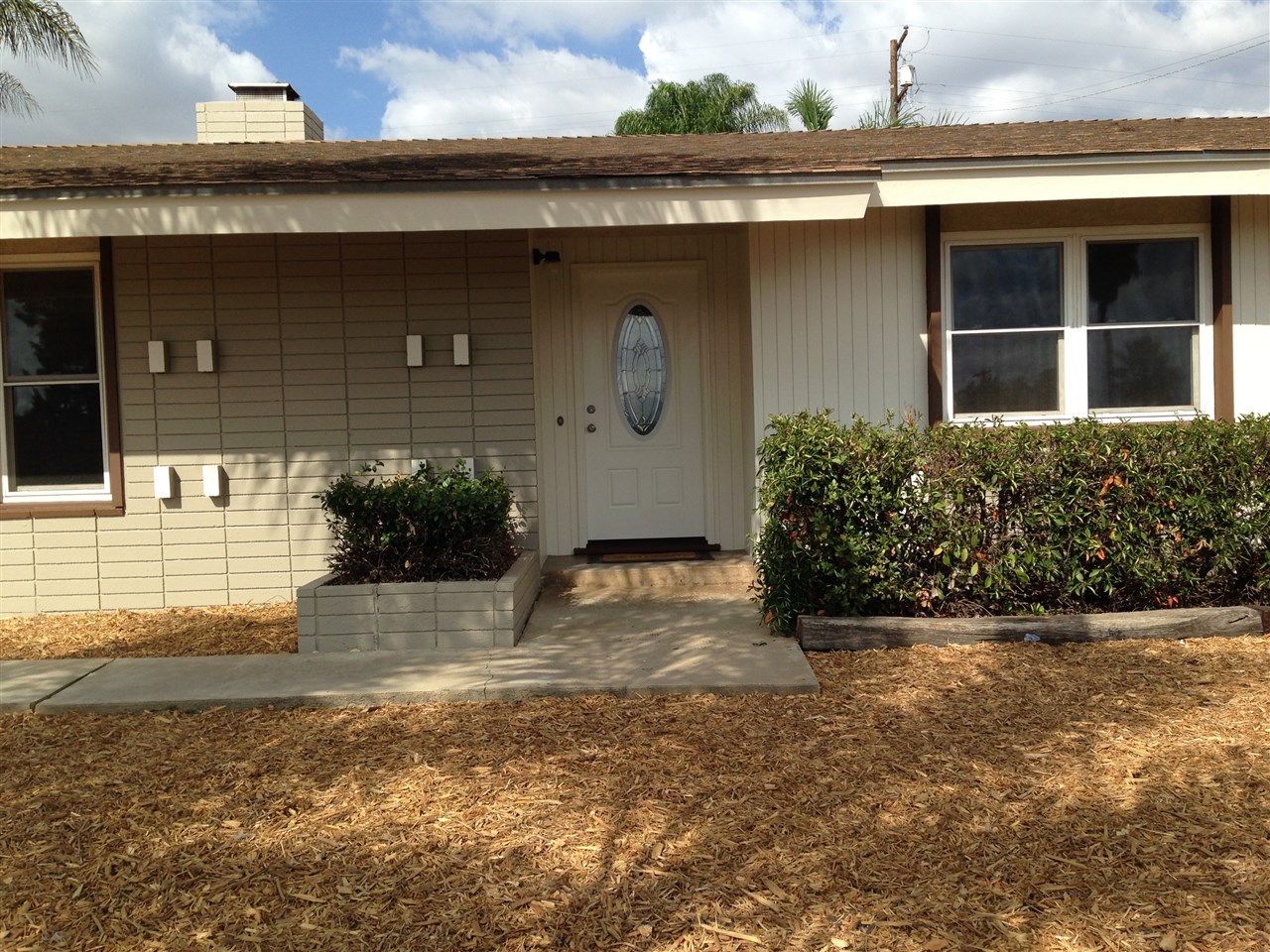 1258 Cresthill Road El Cajon, CA 92021 - Photo 2 of 25 Gallery Image 2