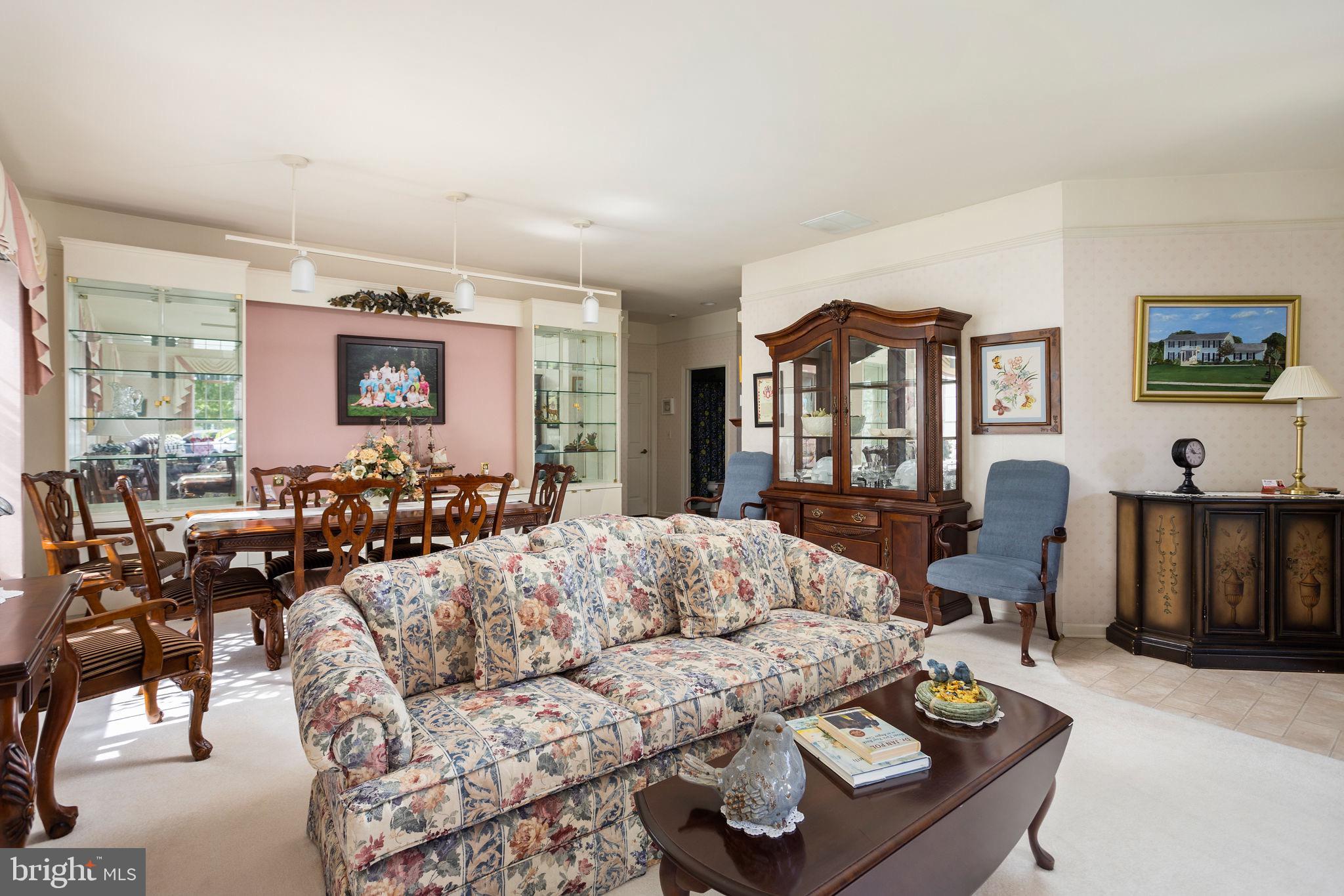 4 Lantern Lane Columbus, NJ 08022 - Photo 12 of 46 a living room with furniture dining area and a window