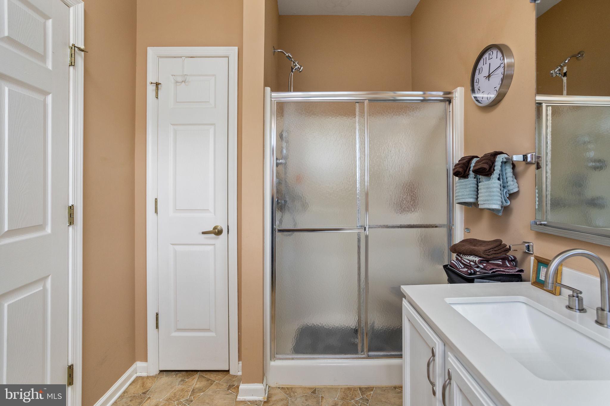 4 Lantern Lane Columbus, NJ 08022 - Photo 35 of 46 a bathroom with a sink and a mirror