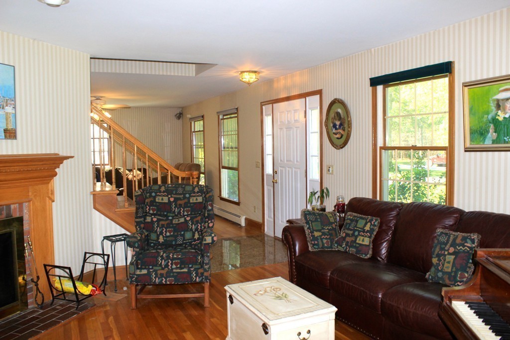 37 Deerfield Terrace Rochester, MA 02770 - Photo 11 of 29