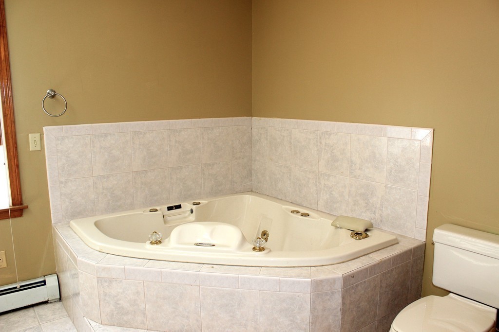 37 Deerfield Terrace Rochester, MA 02770 - Photo 22 of 29