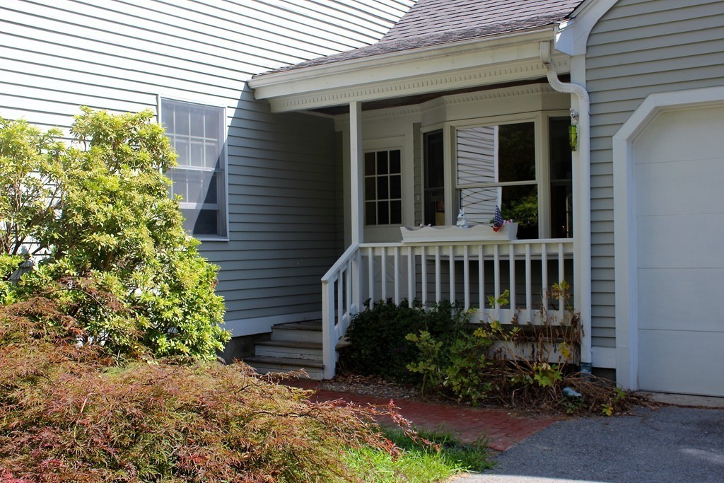 37 Deerfield Terrace Rochester, MA 02770 - Photo 3 of 29