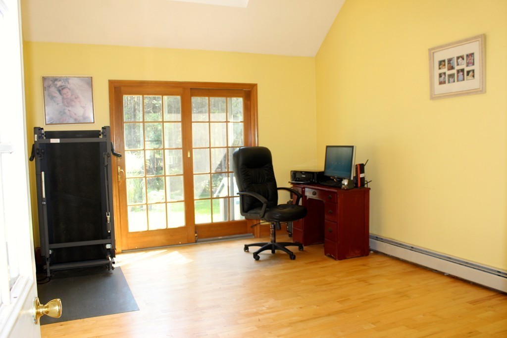 37 Deerfield Terrace Rochester, MA 02770 - Photo 5 of 29