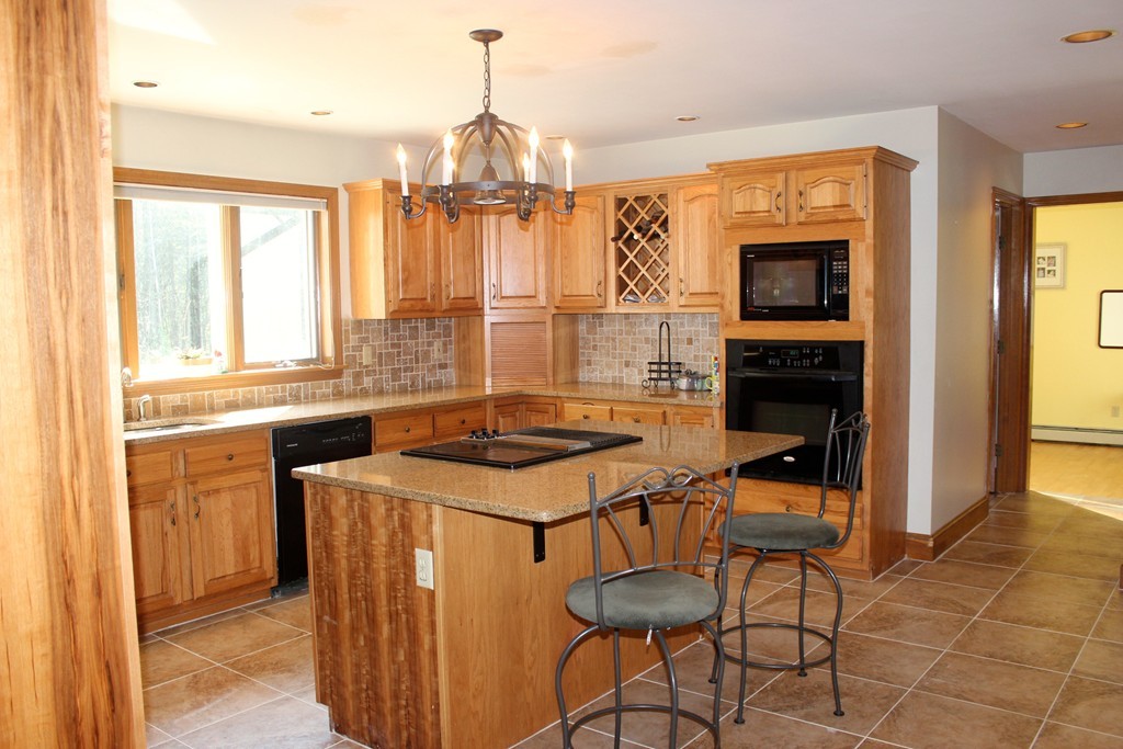37 Deerfield Terrace Rochester, MA 02770 - Photo 6 of 29