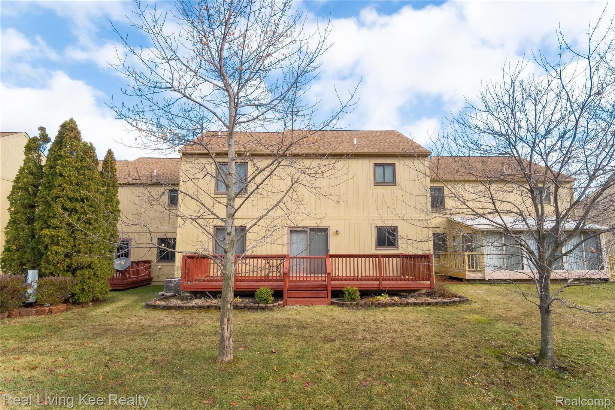 2200 Rochelle Park Drive Rochester, MI 48309 - Photo 45 of 49 Exteriors (6 of 11).jpg